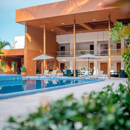 Hotel Ixzi Plus Ixtapa  Buitenkant foto