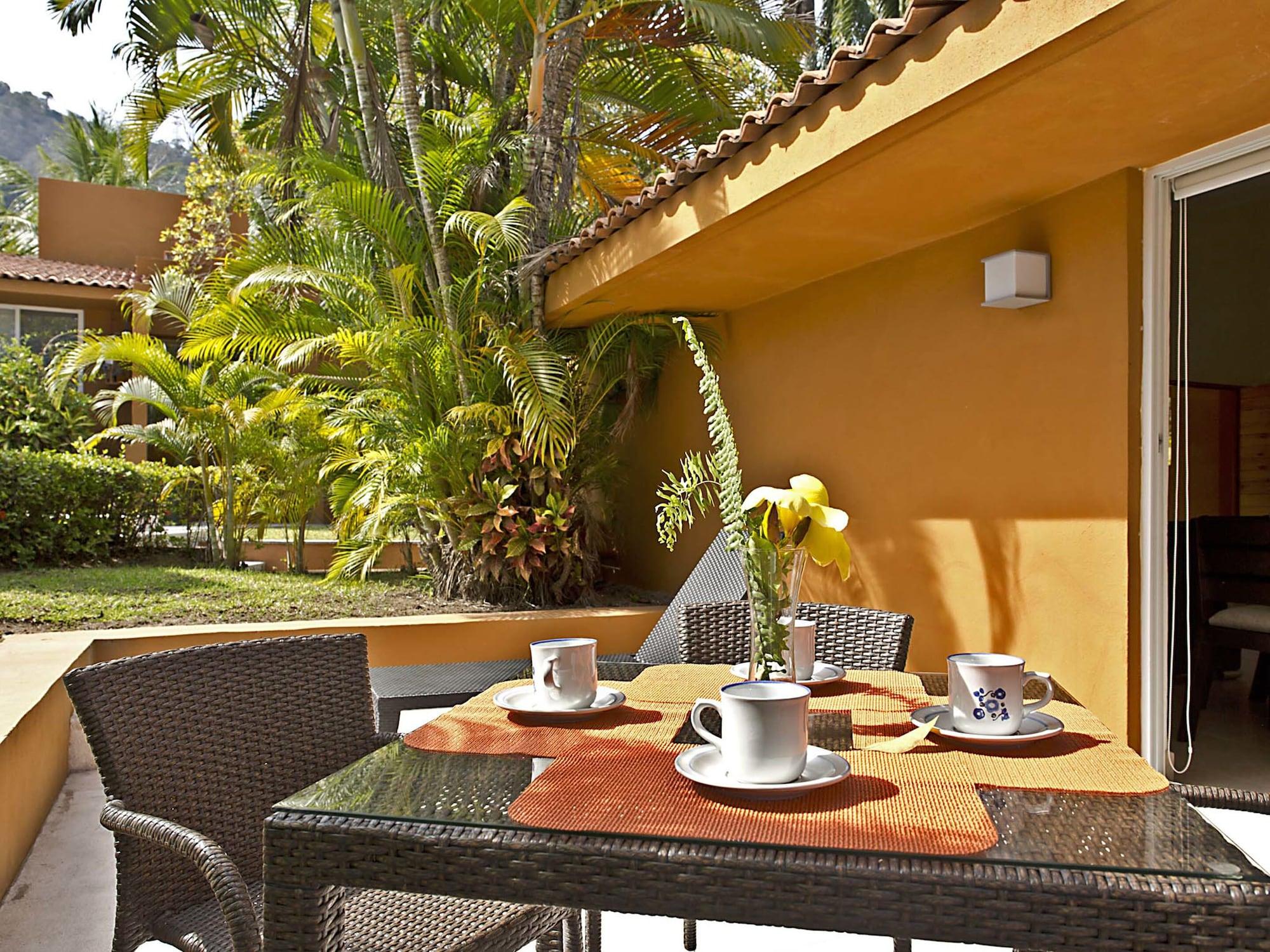 Hotel Ixzi Plus Ixtapa  Buitenkant foto