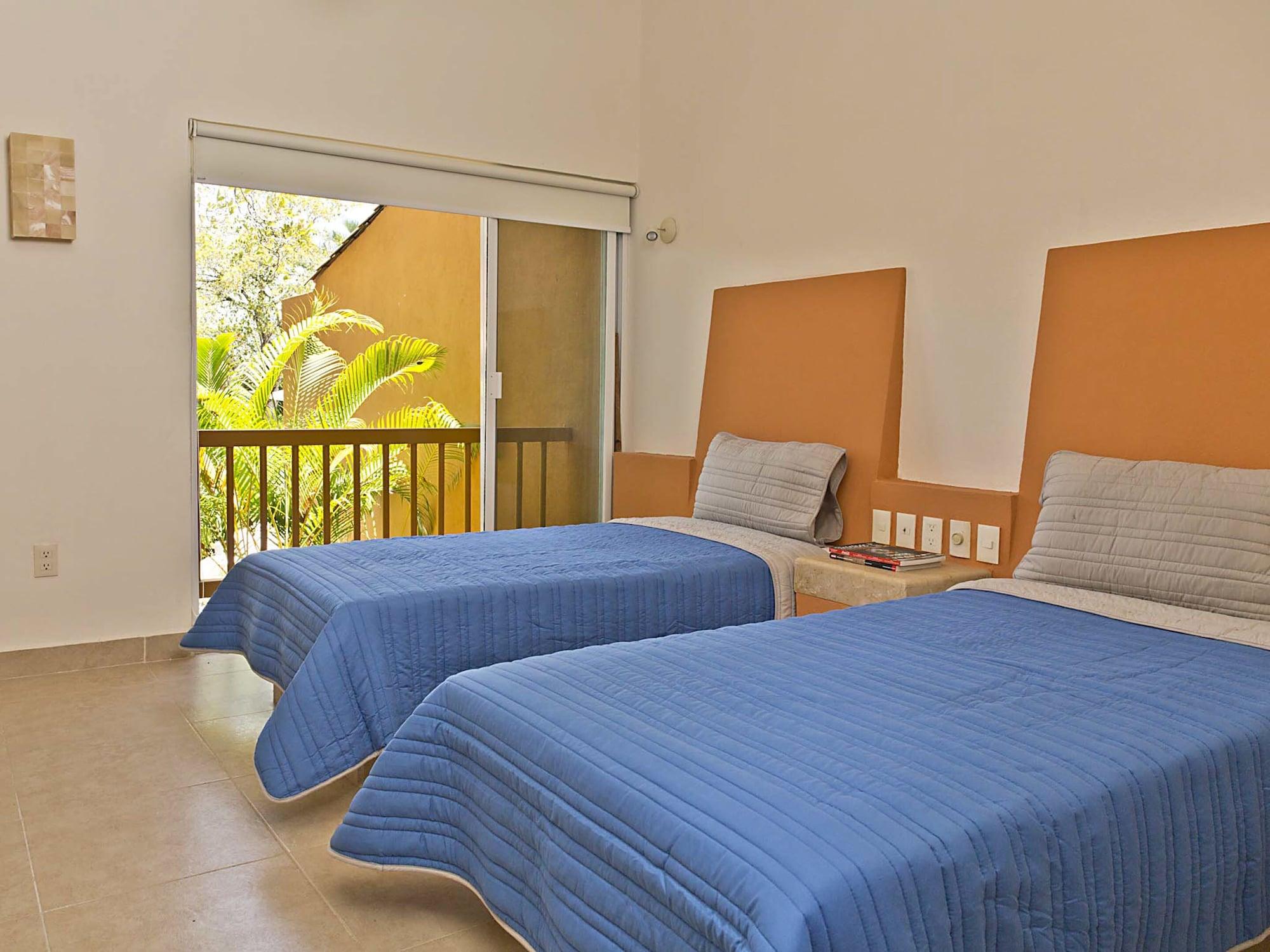 Hotel Ixzi Plus Ixtapa  Buitenkant foto