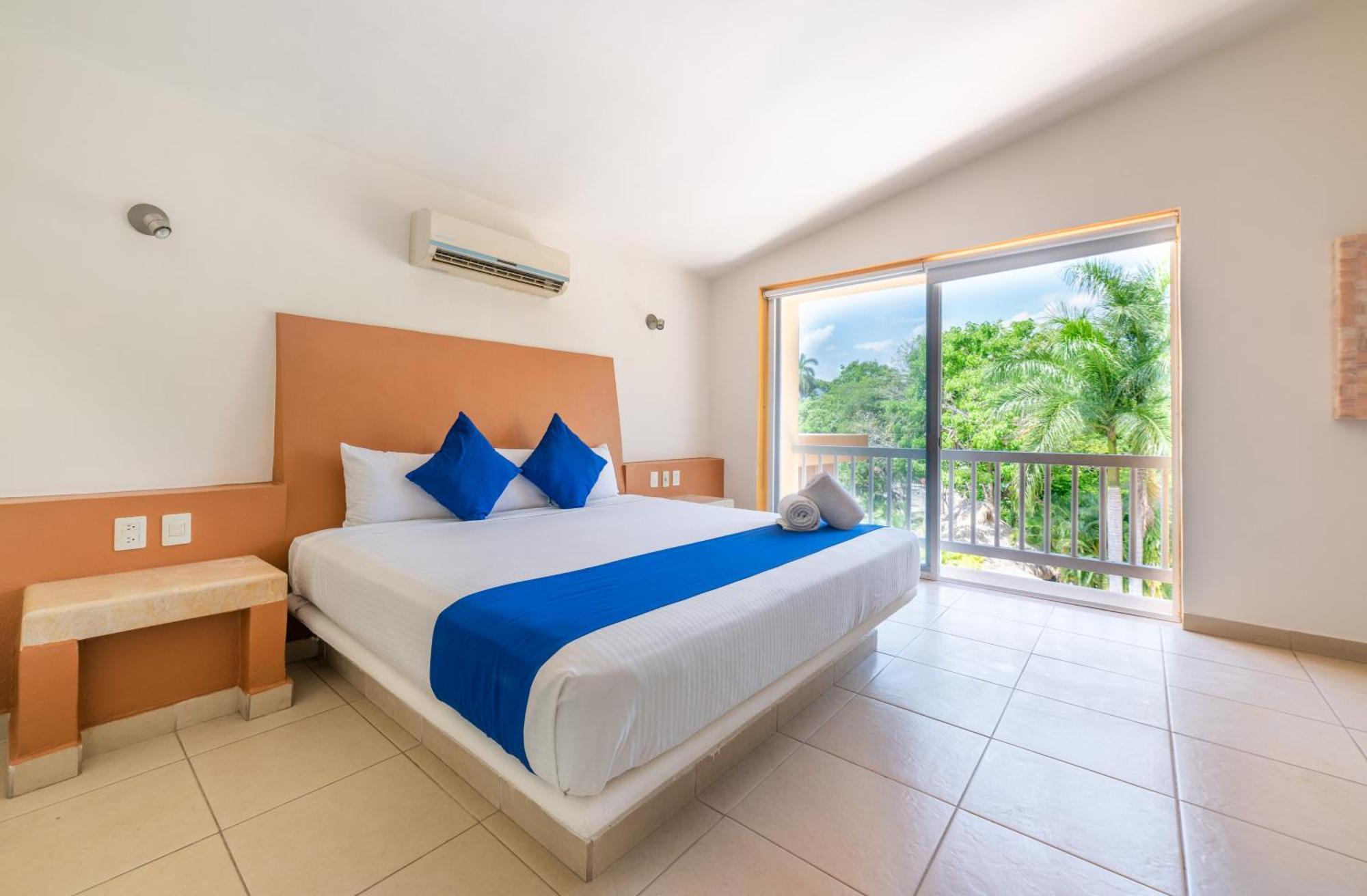 Hotel Ixzi Plus Ixtapa  Buitenkant foto
