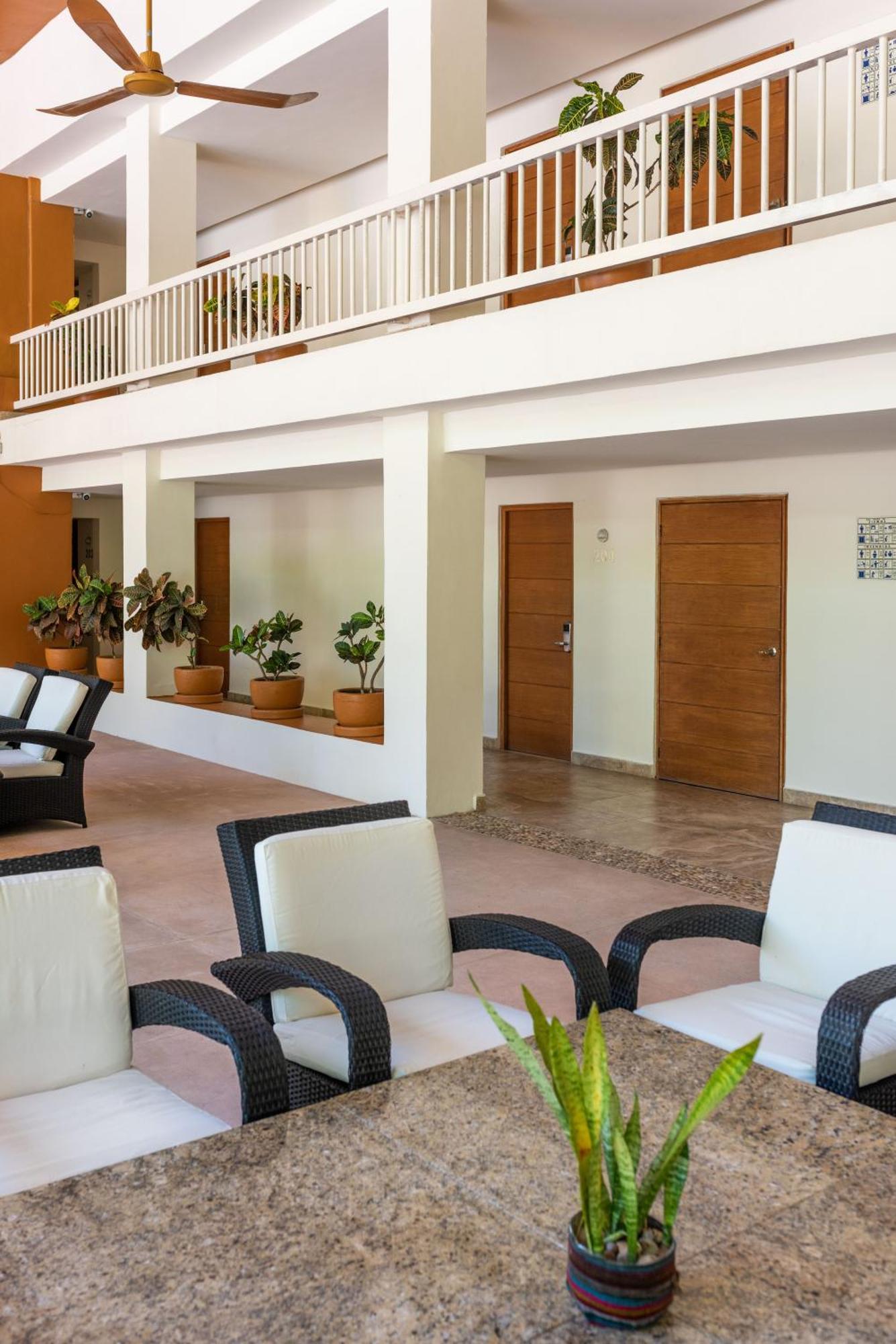 Hotel Ixzi Plus Ixtapa  Buitenkant foto
